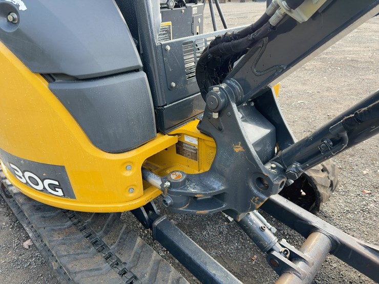 2020-deere-30g-image-18