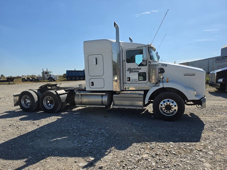 2018-kenworth-t800-image-29
