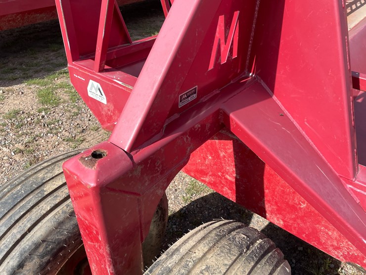 #1608-•-notch-24'-feeder-wagon-image-9