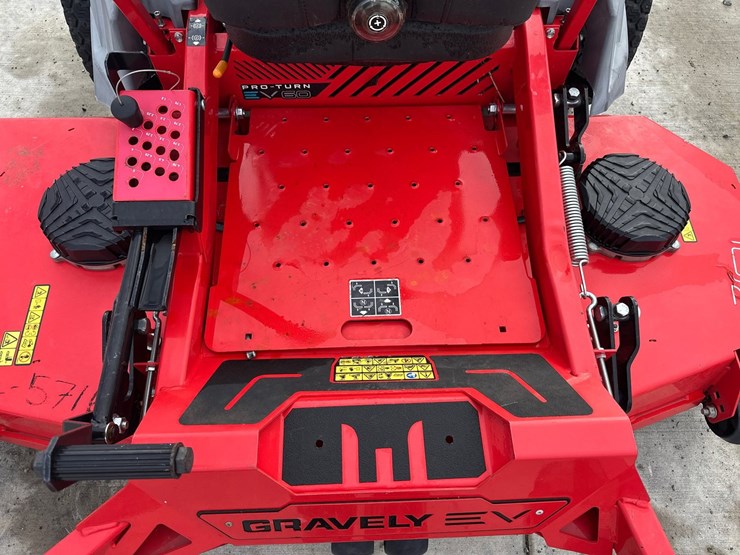 gravely-proturn-60-image-11