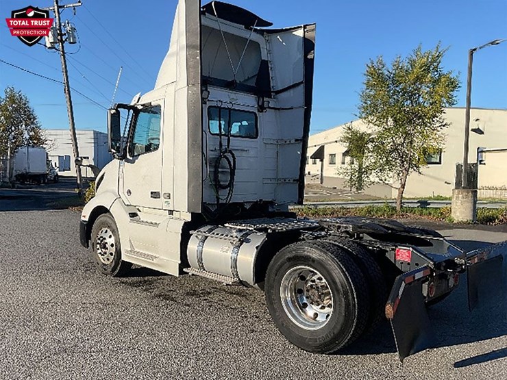 2019-volvo-vnr300-image-2