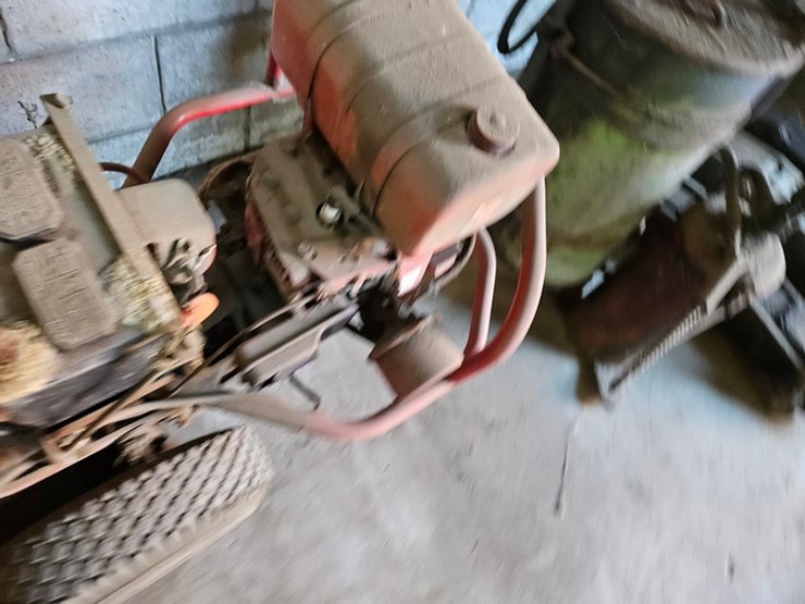 #8768-•-rear-tine-garden-tiller-image-9