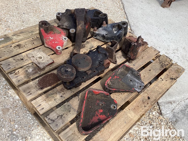 k100-steering-box,-spring-hangers,-water-pump-image-7