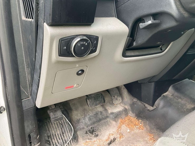 2016-ford-f150-image-18