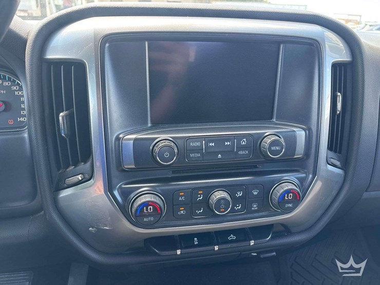 2017-chevrolet-silverado-1500-lt-image-13