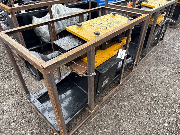 #6050-•-agrotk-skid-steer-hyd-post-driver-image-2