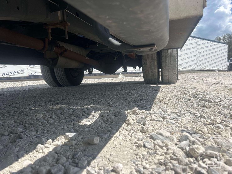 2015-ford-f350-image-18