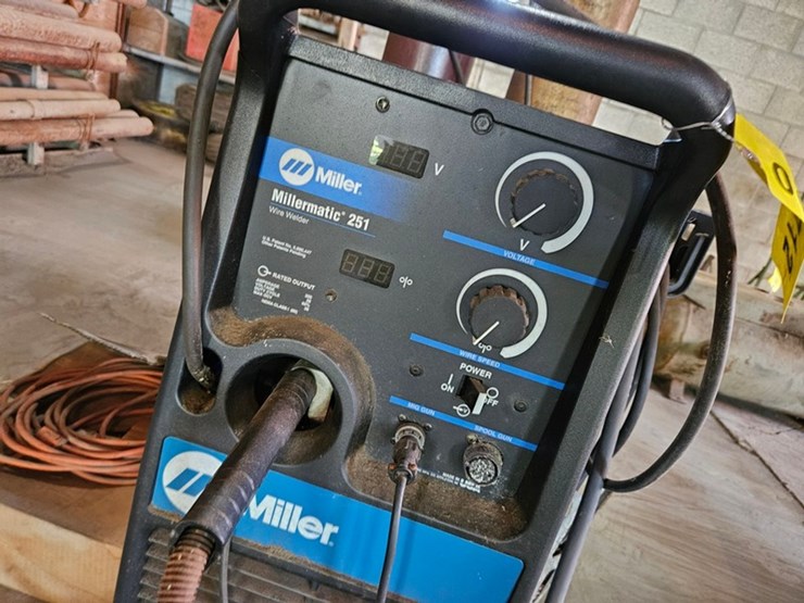 #8712-•-miller-millermatic-251-welder-image-9