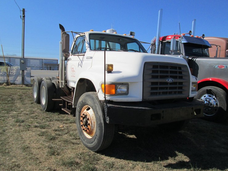 1995-ford-ft900-image-2