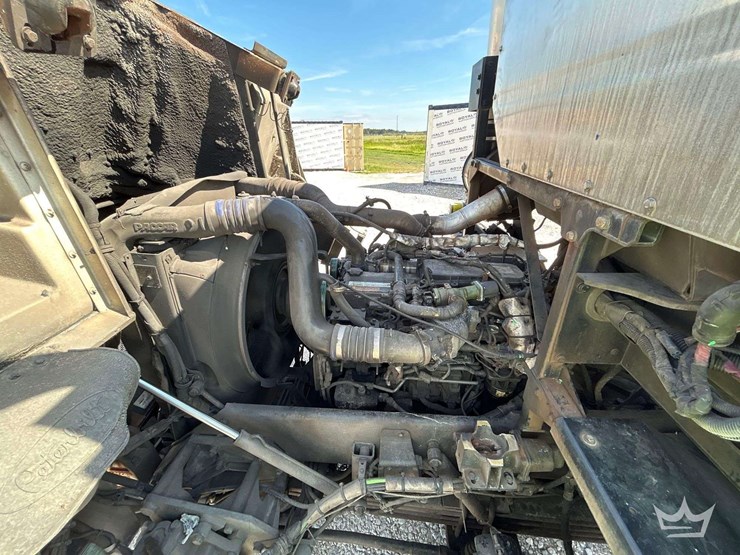 2017-peterbilt-520-image-11