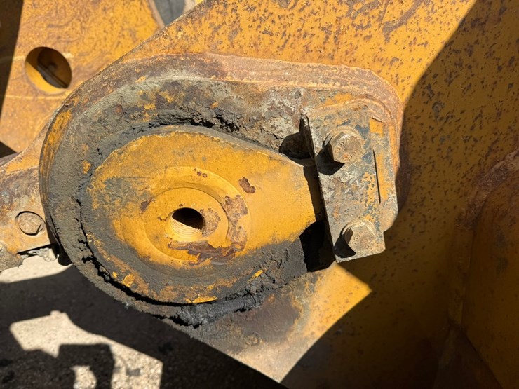 2017-caterpillar-988k-image-18