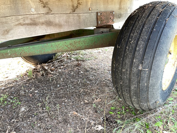#1610-•-hydraulic-dump-wagon-on-john-deere-running-gear-image-7