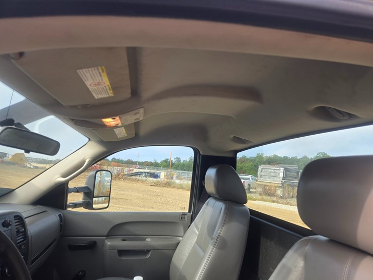 2013-gmc-sierra-3500-image-47