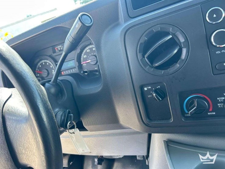 2019-ford-e350-image-21