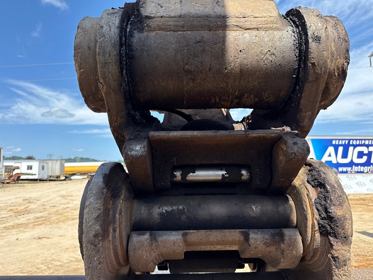 2012-caterpillar-c13-image-15