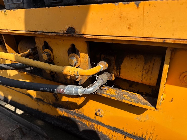2009-leeboy-l8500t-image-26