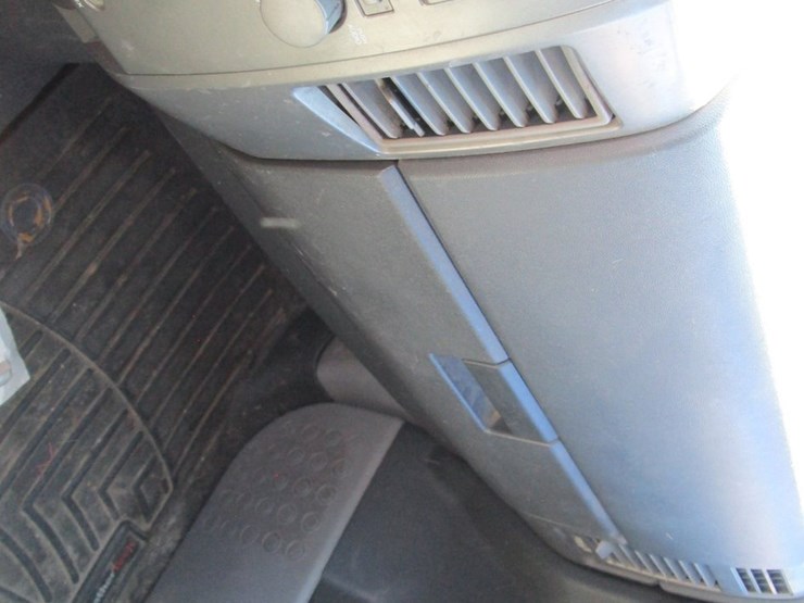 2004-nissan-titan-image-24