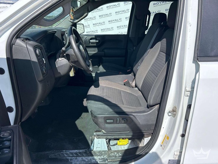 2022-chevrolet-silverado-1500-image-13