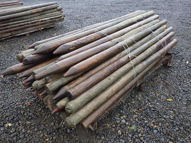 round-wooden-fence-posts-8'l-image-3