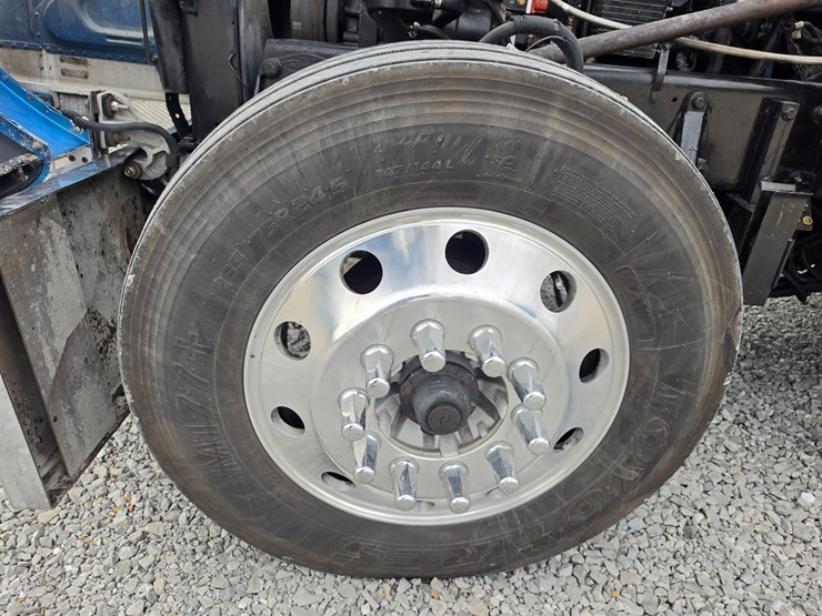 2005-peterbilt-379-image-122