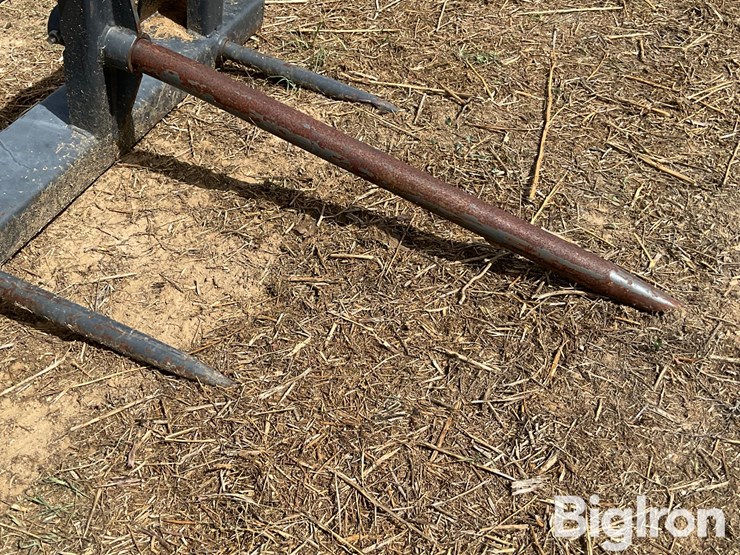 virnig-bale-spear-skid-steer-attachment-image-9