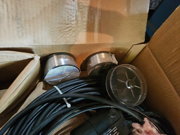 #8712-•-miller-millermatic-251-welder-image-26