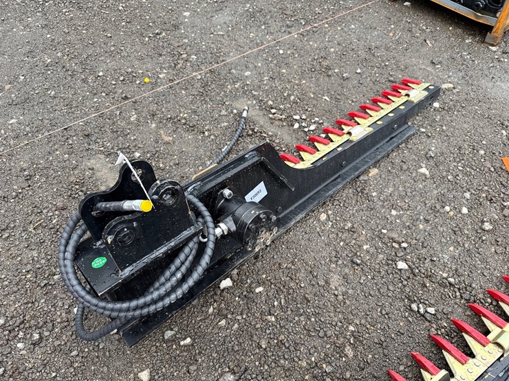 #6066-•-60"-mini-excavator-sickle-bar-mower-image-3