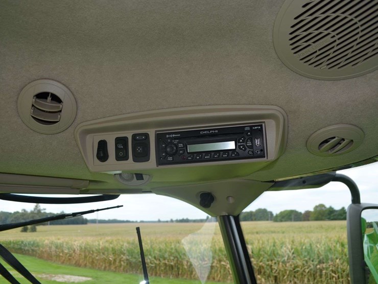 2012-john-deere-s550-image-86