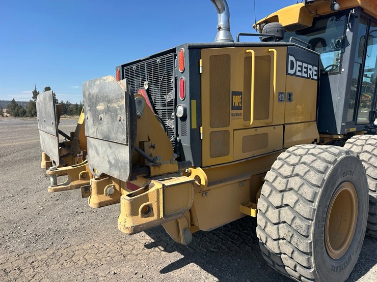 2013-deere-872gp-image-38
