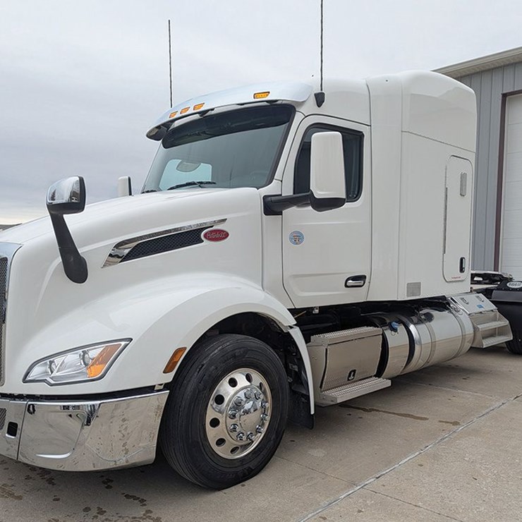2024 PETERBILT 579