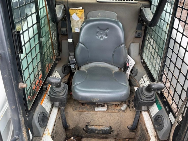 2006-bobcat-a300-image-16