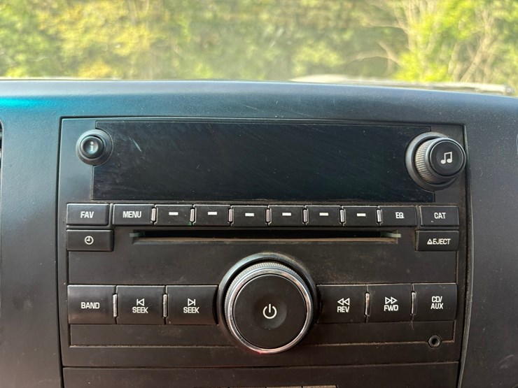 2010-chevrolet-silverado-2500-image-47