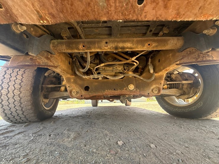 #1395-•-2019-chevrolet-silverado-4x4-pickup-truck-image-28