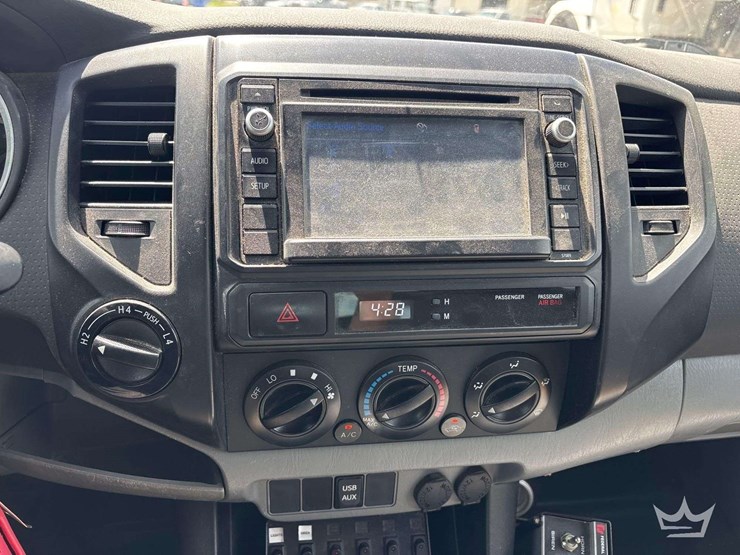 2014-toyota-tacoma-image-15