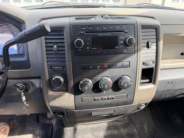2012-dodge-1500-image-42