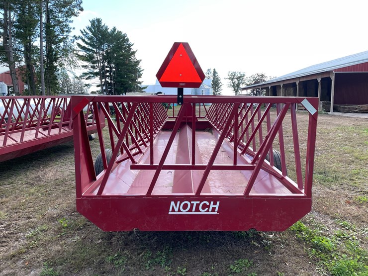 #1609-•-notch-24'-feeder-wagon-image-4