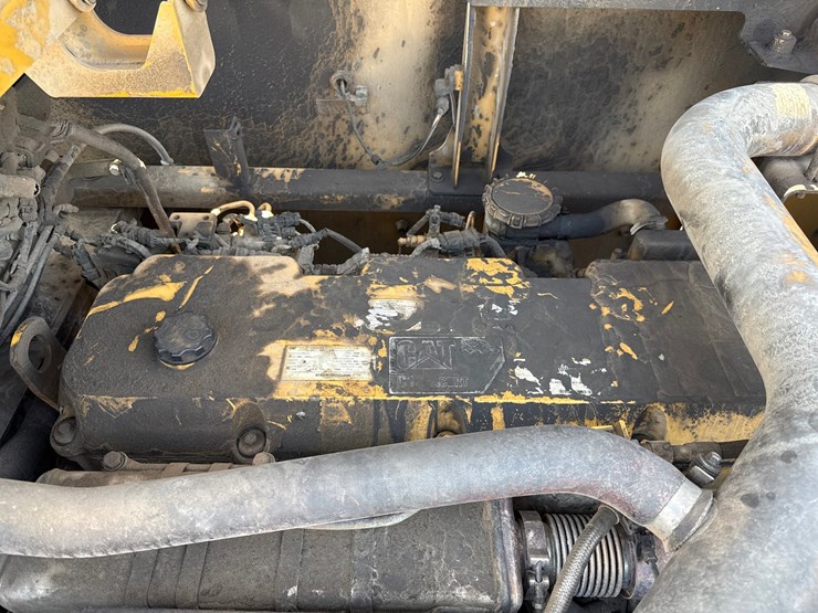 2012-caterpillar-c13-image-46