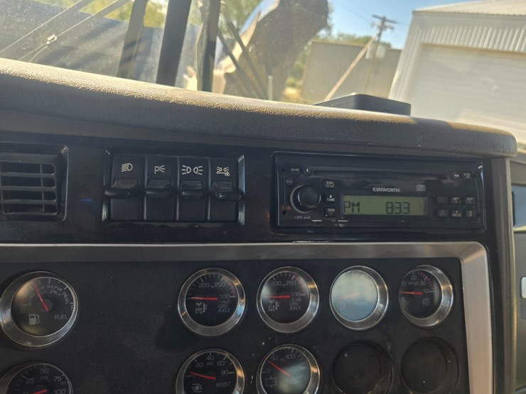 2008-kenworth-t800-image-51