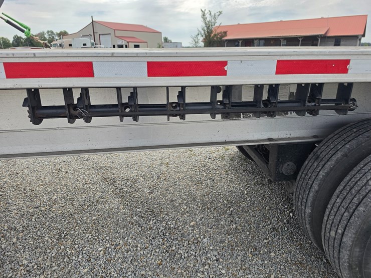 2022-fontaine-flat-bed-trailer-image-58