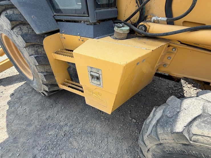 2016-deere-410l-image-23