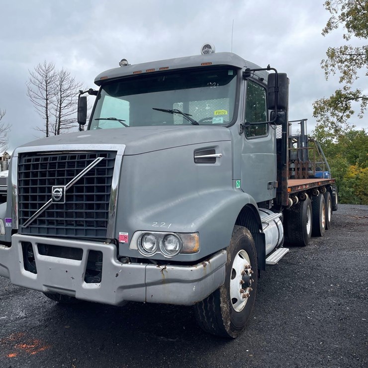 VOLVO VN