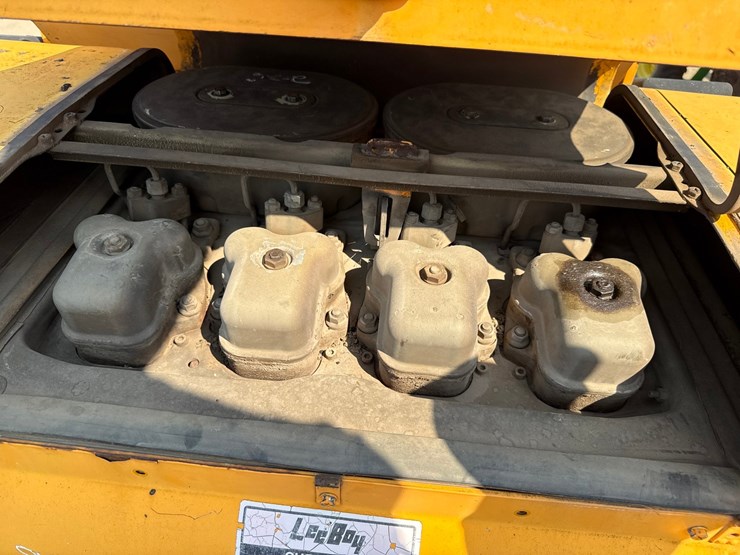 2009-leeboy-l8500t-image-45