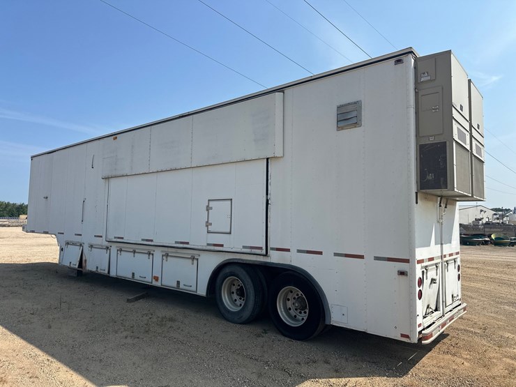 #2489-•-1990-calumet-mmt449l-lab-trailer-image-3