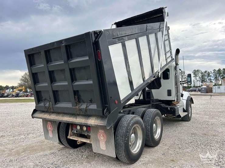 2022-kenworth-t880-image-3