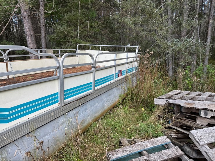 #3286-•-pontoon-boat-image-7