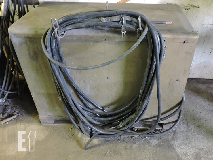 hobart,-model-r-300-arc-welder-with-leads,-dc-only-image-2
