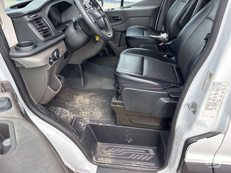 2020-ford-transit-image-13