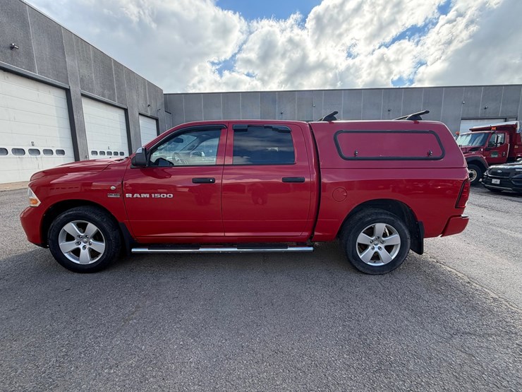 2012-dodge-1500-image-2