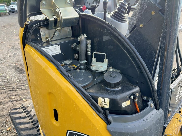 2021-deere-35g-image-27