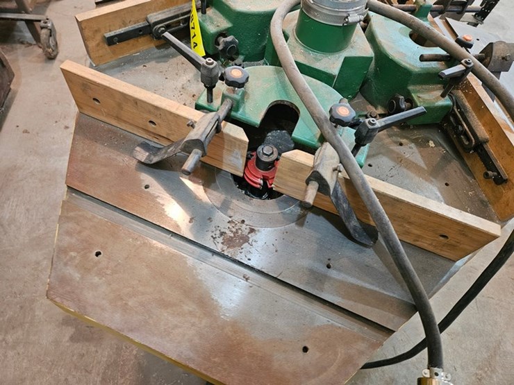 #8714-•-router-and-jointer-table-image-4